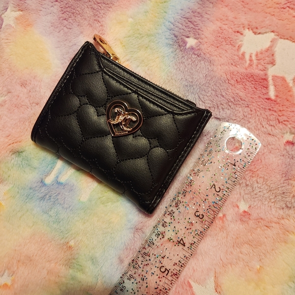 Juicy Couture Black Quilted Heart Wallet With Pull Out Card Holder - Picture 2 of 7